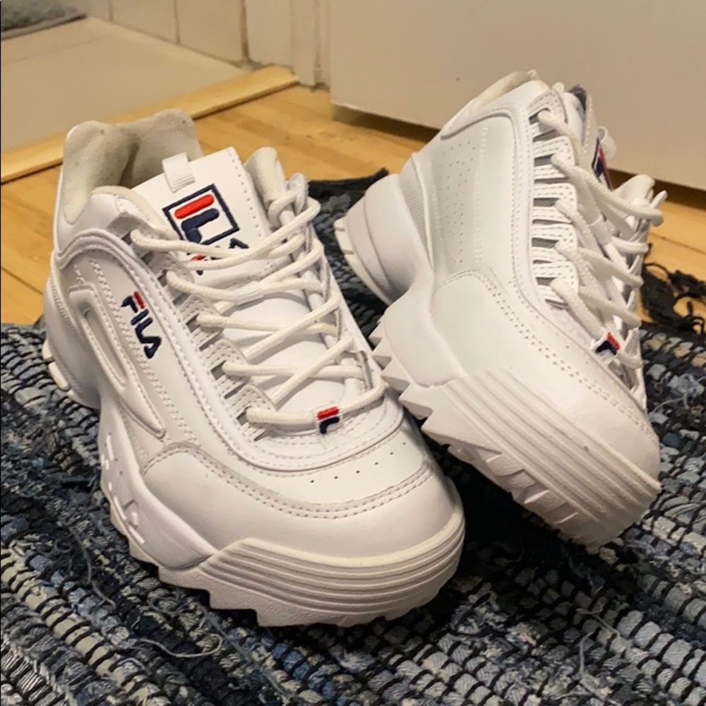 FILA WHITE SNEAKERS